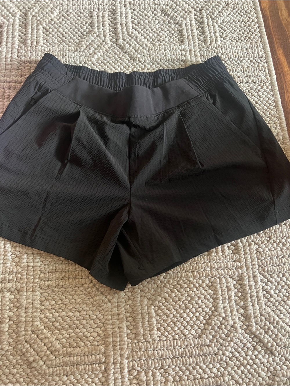 Athleta Black textured shorts size 8
